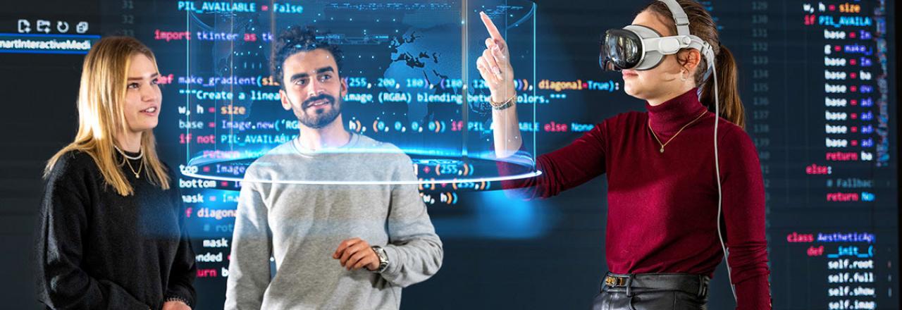 Studierende entdecken eine interaktive Welt ©TH Rosenheim